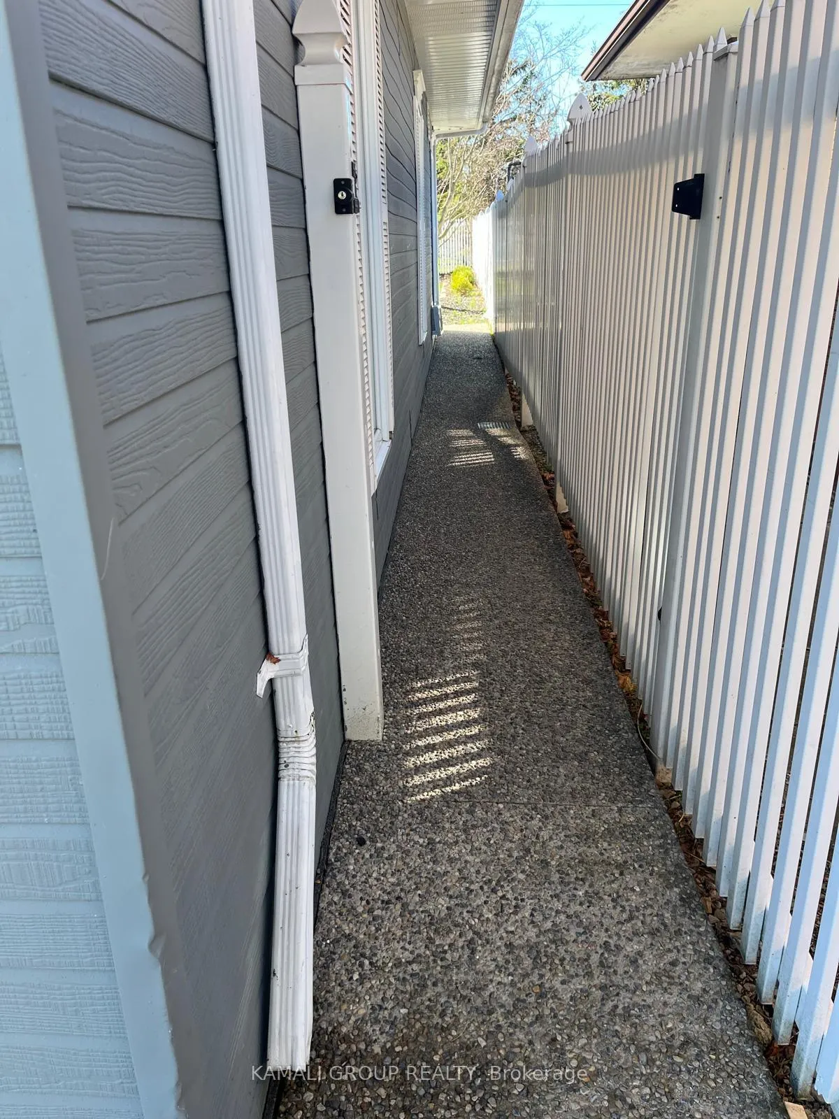 Photo 10 of Unit 3, 36 Oakridge Avenue, St. Catharines, Glendale/Glenridge — HOMEH