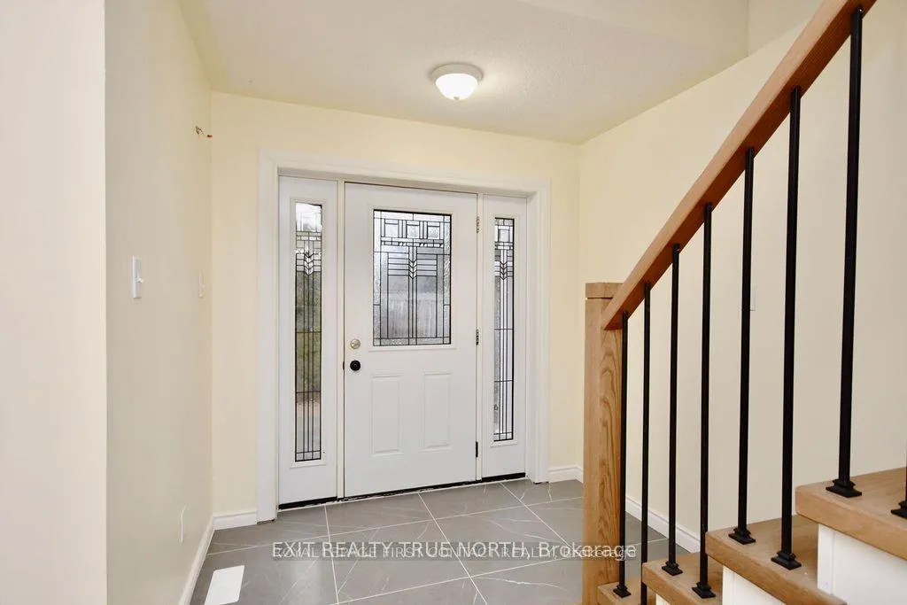 Photo 5 of 28 Sunset Place, Barrie, Holly — HOMEH