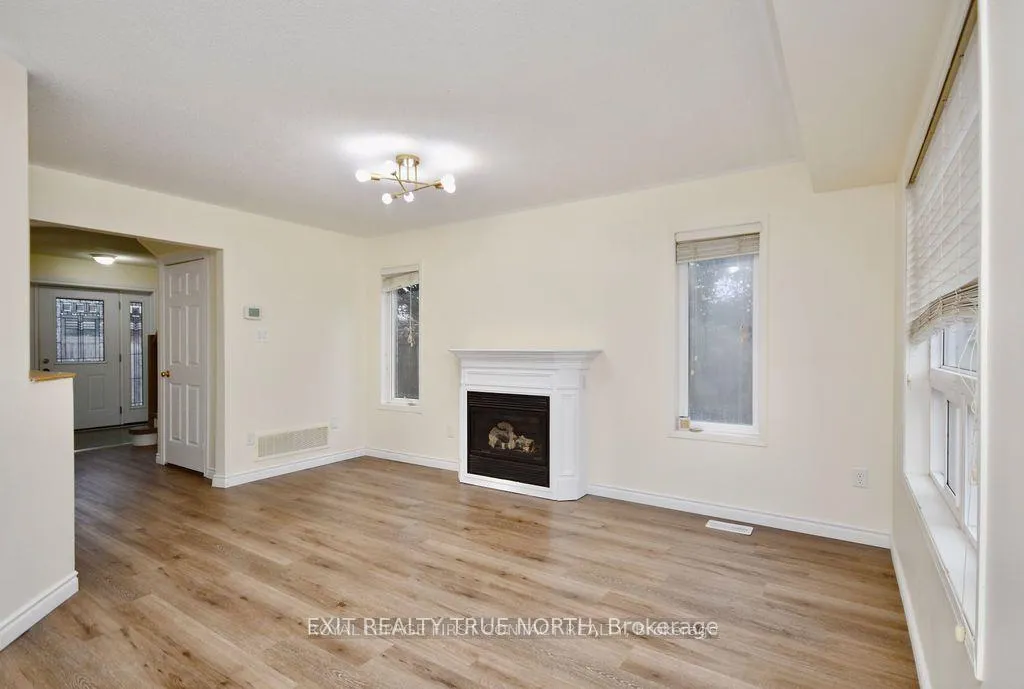 Photo 8 of 28 Sunset Place, Barrie, Holly — HOMEH