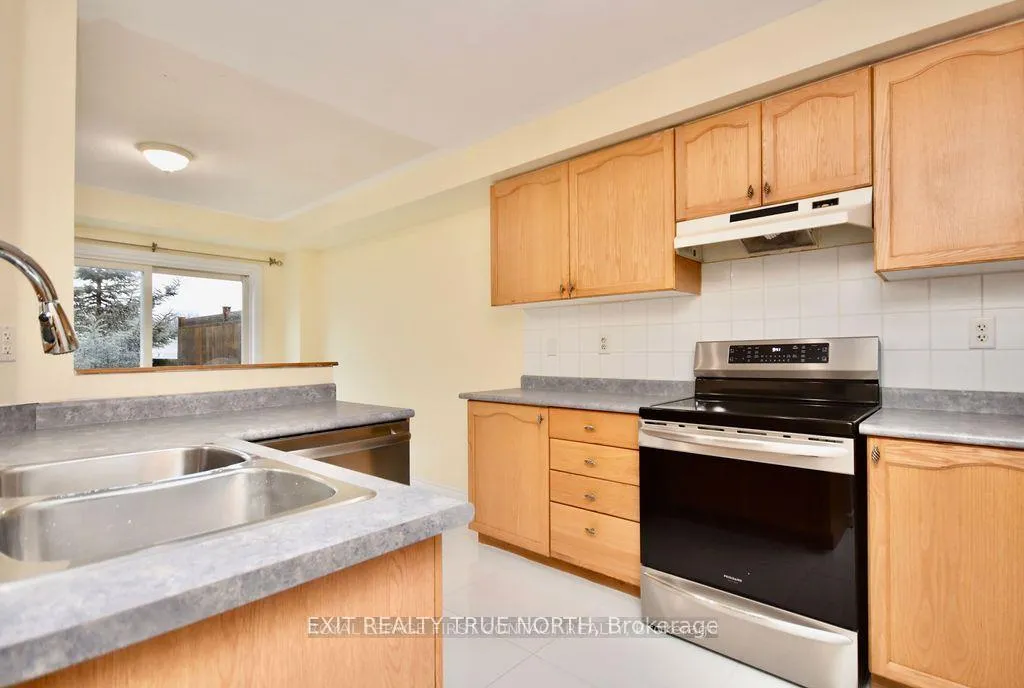 Photo 13 of 28 Sunset Place, Barrie, Holly — HOMEH