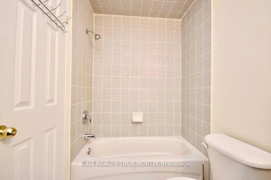 Photo 21 of 28 Sunset Place, Barrie, Holly — HOMEH