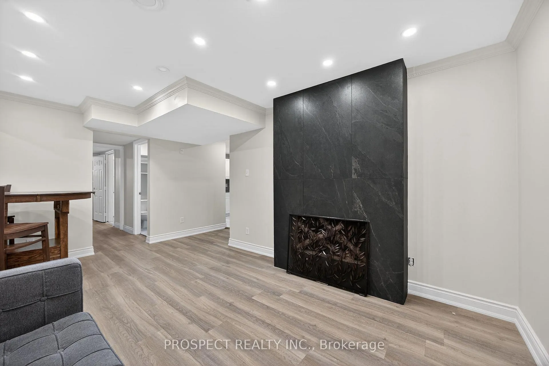 Photo 2 of 76 Logan Court, Barrie, Holly — HOMEH