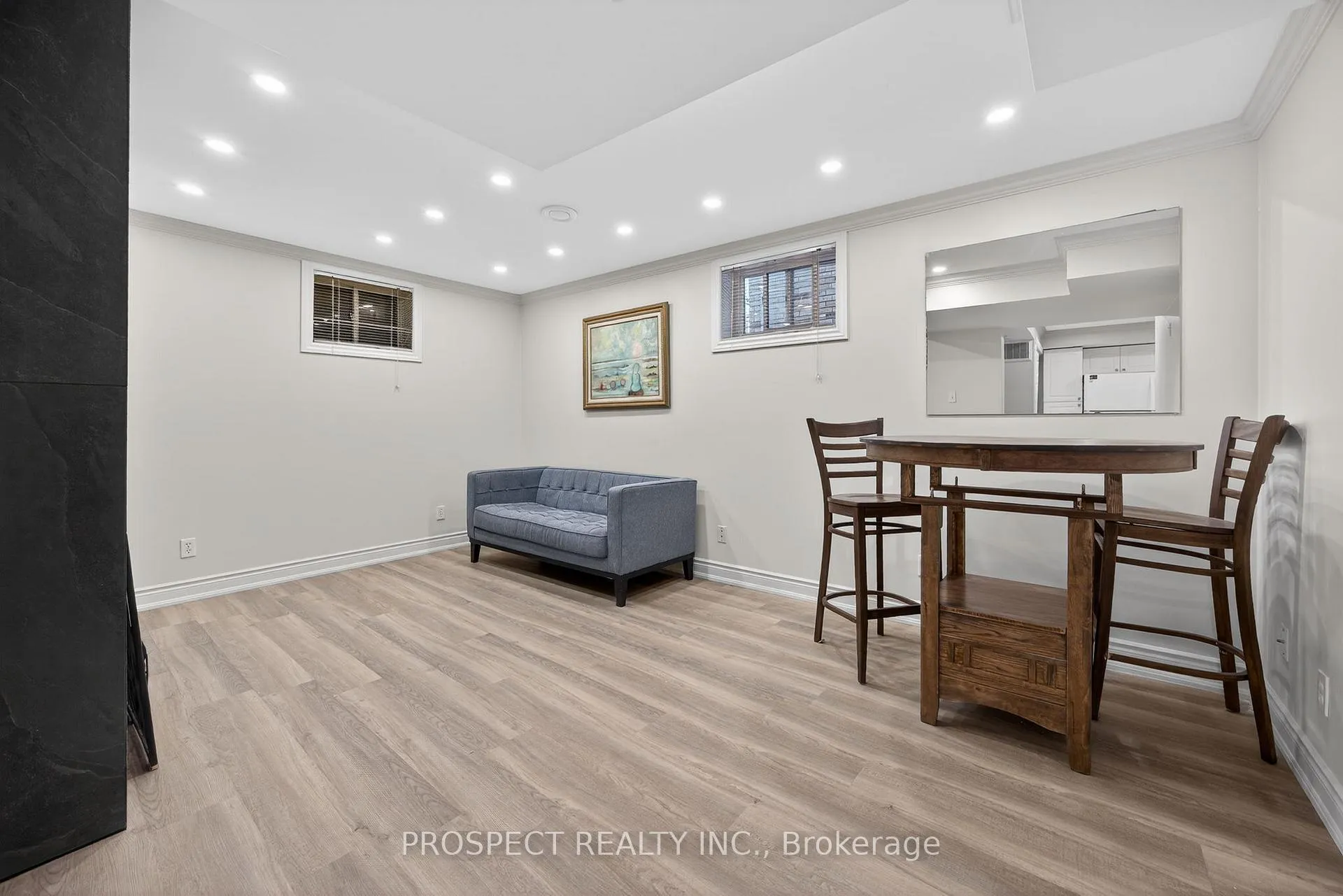 Photo 3 of 76 Logan Court, Barrie, Holly — HOMEH