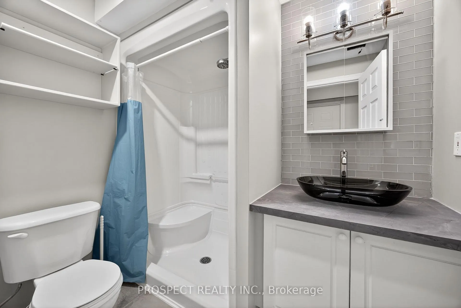Photo 6 of 76 Logan Court, Barrie, Holly — HOMEH