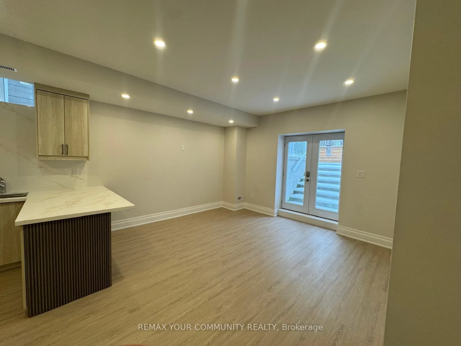 Photo 1 of 16 Maple Fields Circle, Aurora, Aurora Estates — HOMEH