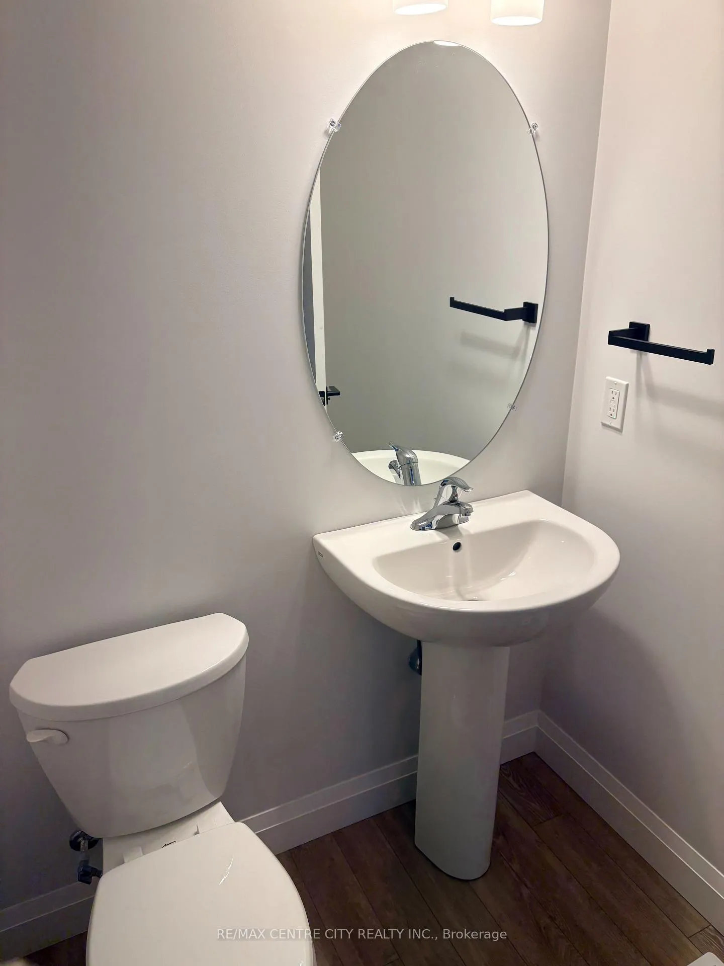 Photo 4 of 33 Evylean Court, St. Thomas — HOMEH
