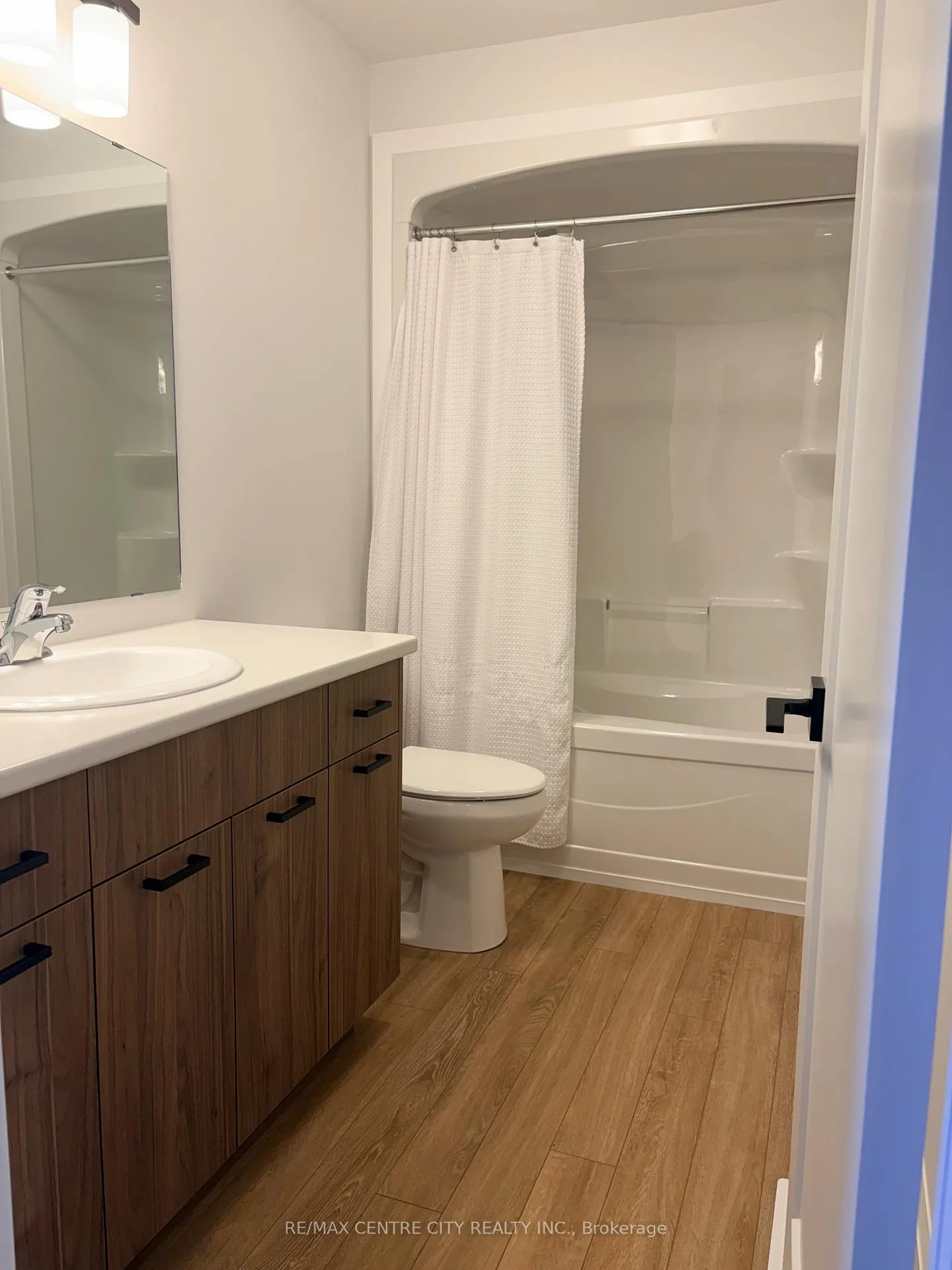 Photo 11 of 33 Evylean Court, St. Thomas — HOMEH