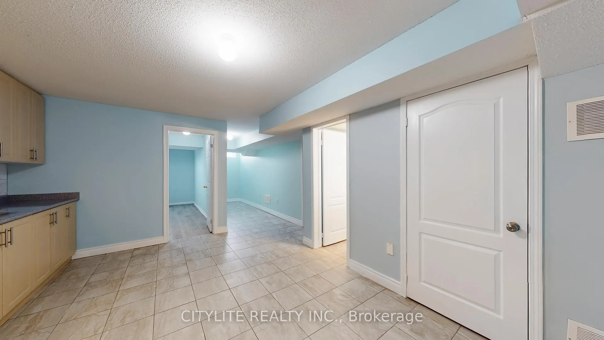Photo 7 of Unit Lower, 39 Kimble Avenue, Clarington, Bowmanville — HOMEH