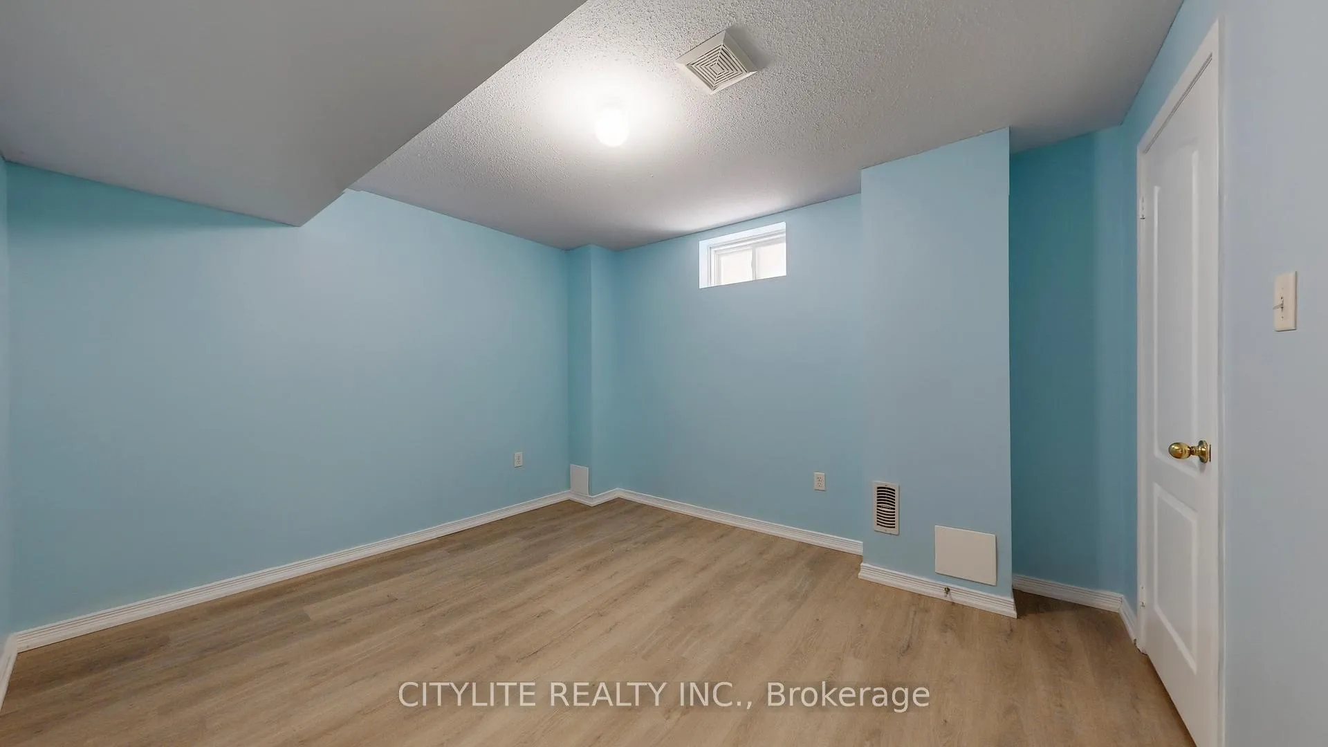 Photo 18 of Unit Lower, 39 Kimble Avenue, Clarington, Bowmanville — HOMEH