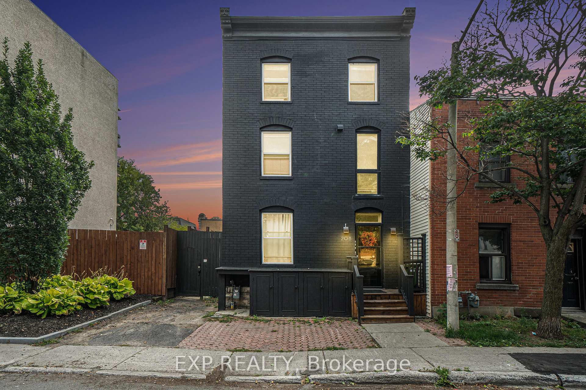 Photo 1 of 208 Clarence Street, Ottawa, Lower Town/Byward Market — HOMEH