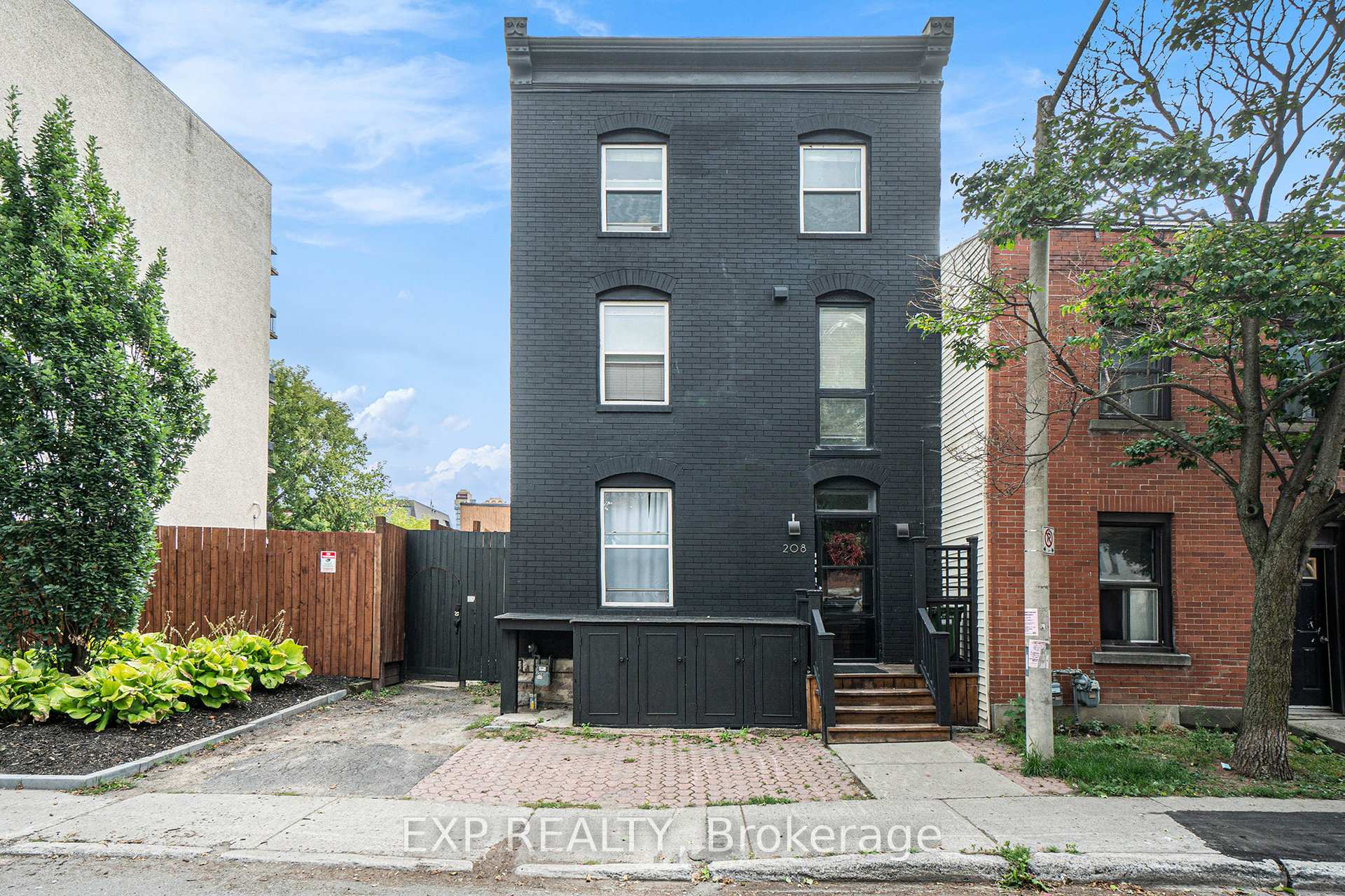 Photo 2 of 208 Clarence Street, Ottawa, Lower Town/Byward Market — HOMEH