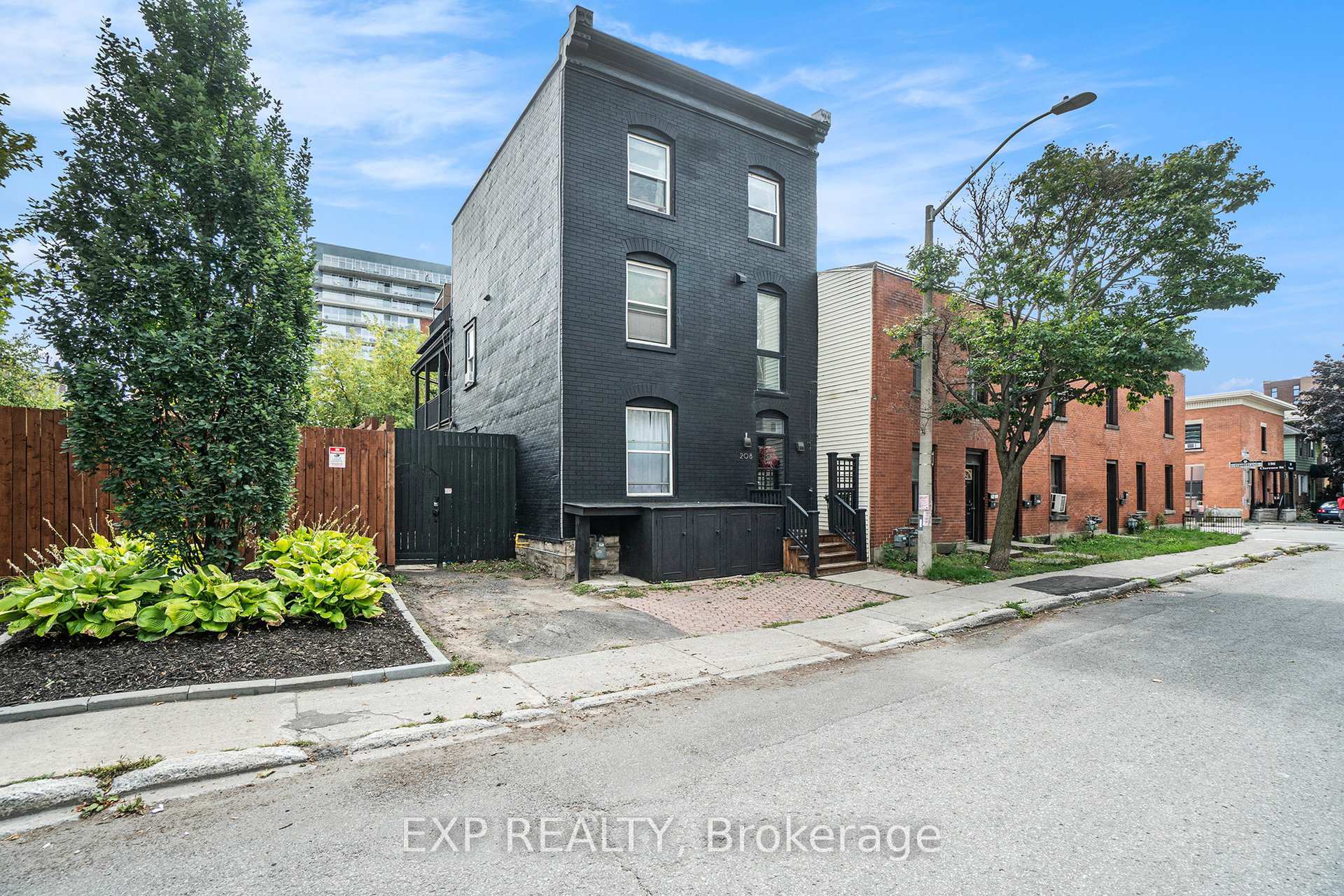 Photo 3 of 208 Clarence Street, Ottawa, Lower Town/Byward Market — HOMEH