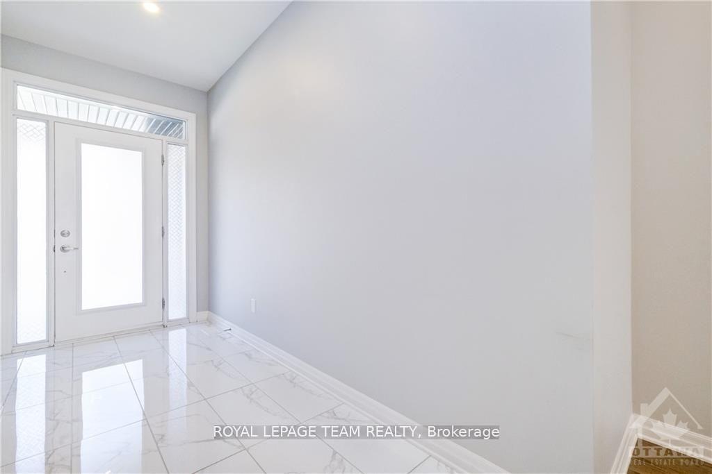 Photo 2 of 282 Avro Circle, Ottawa, CFB Rockcliffe and Area — HOMEH