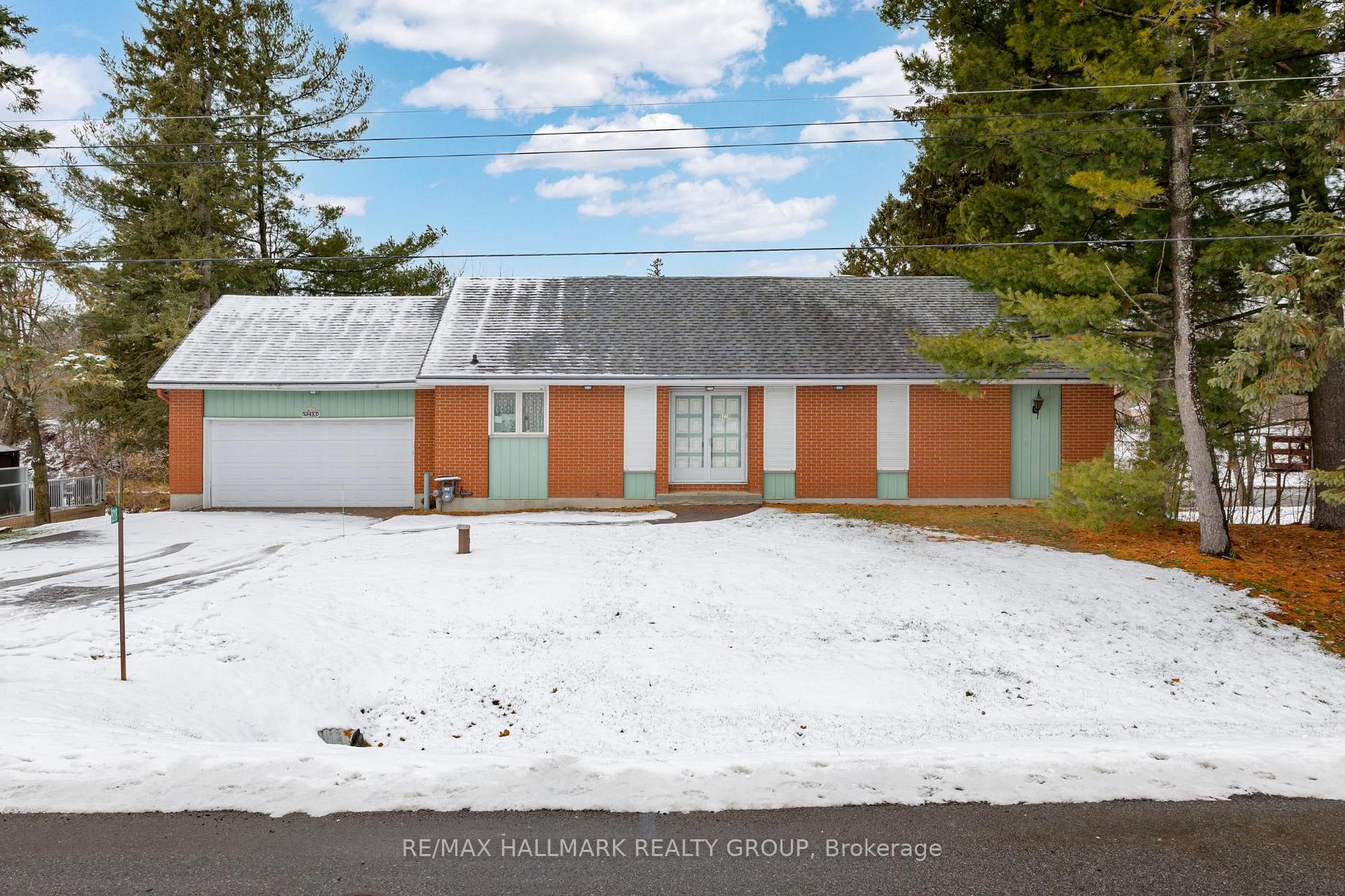 Photo 2 of 5218 Mclean Crescent, Ottawa, Manotick Long Island & Nicholls Island — HOMEH