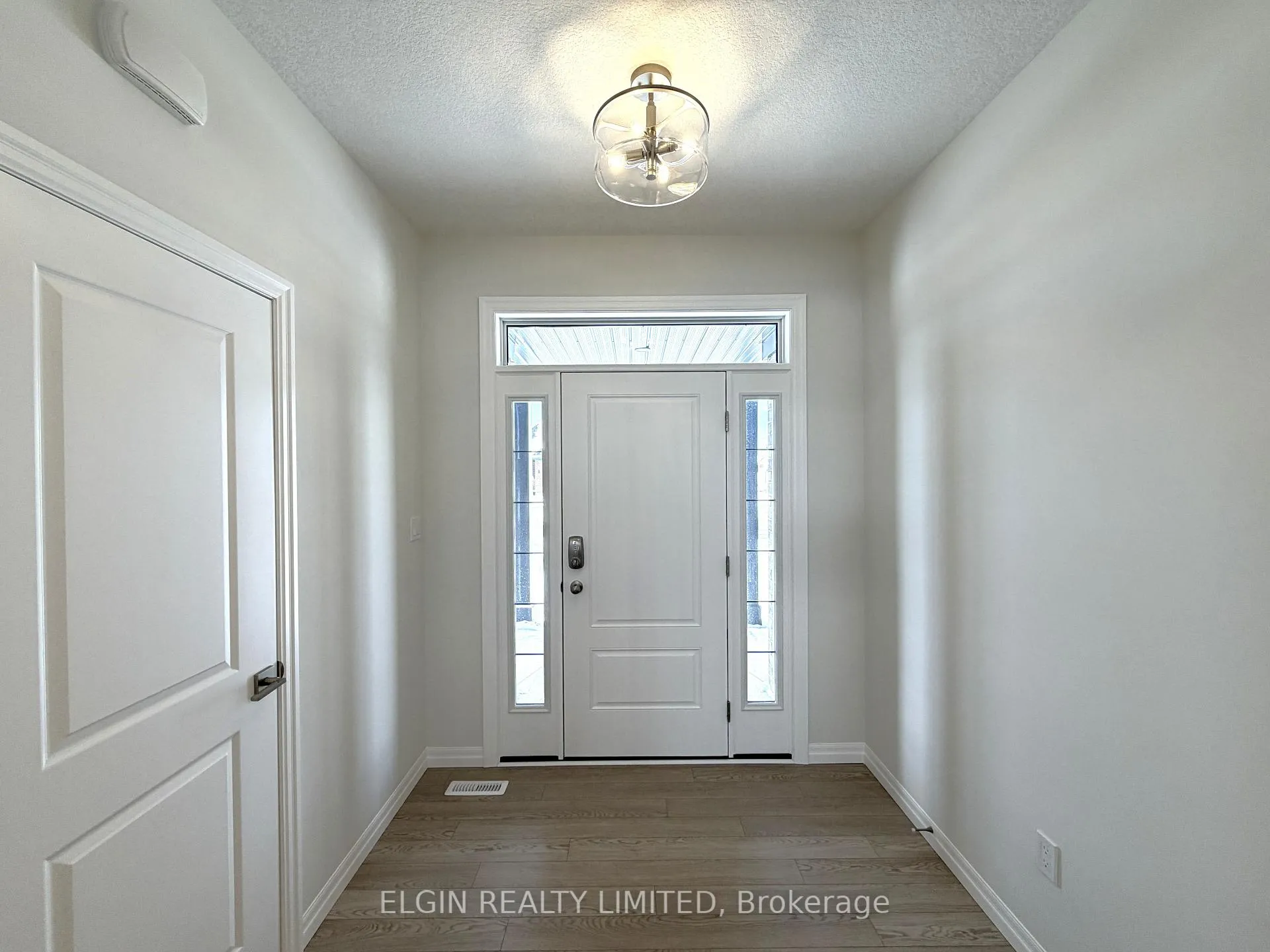 Photo 4 of 253 Renaissance Drive, St. Thomas — HOMEH