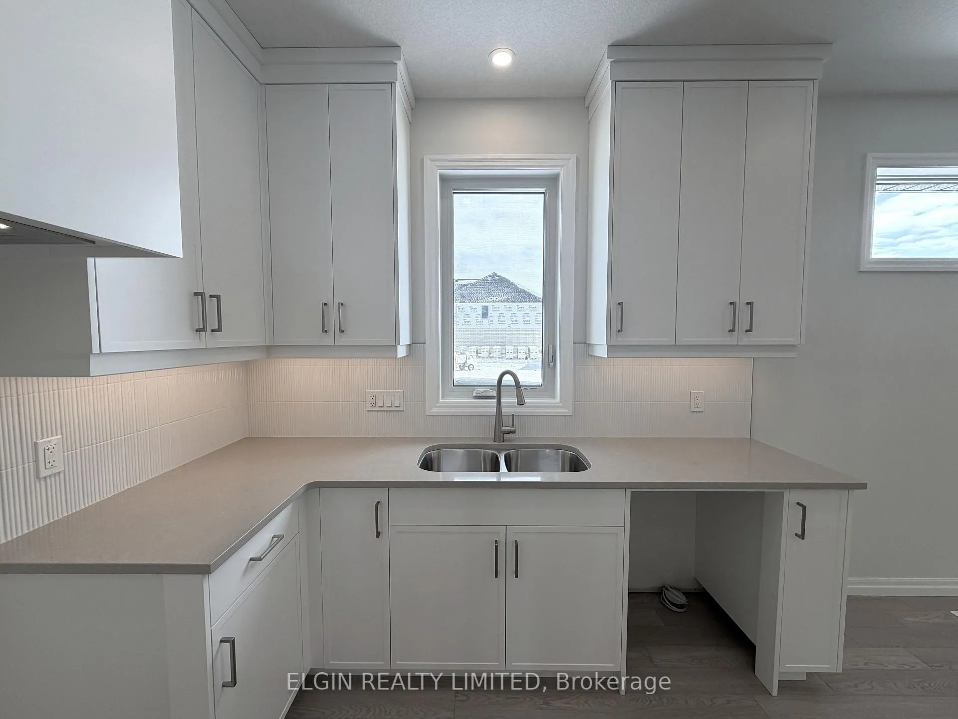 Photo 9 of 253 Renaissance Drive, St. Thomas — HOMEH