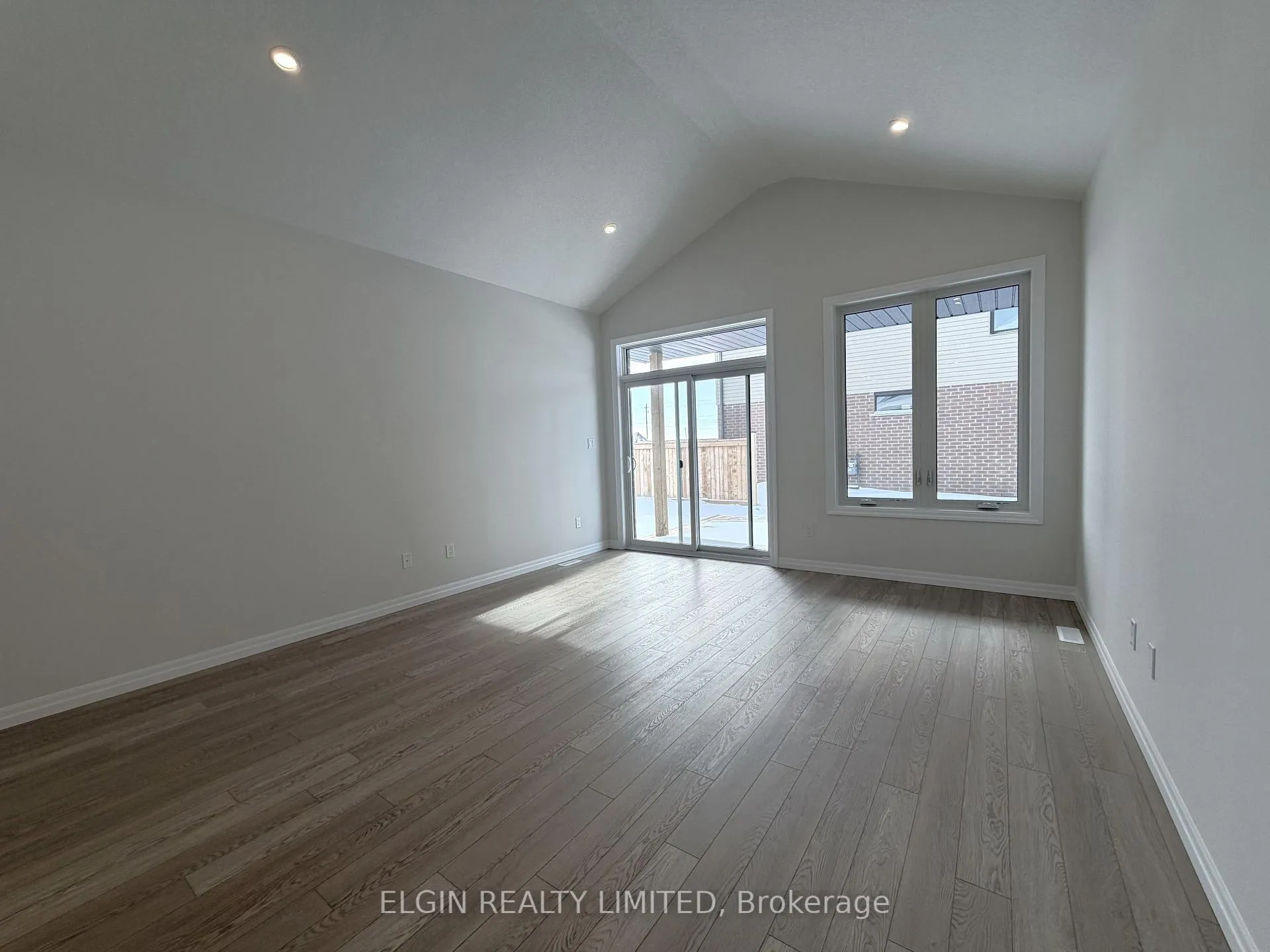 Photo 11 of 253 Renaissance Drive, St. Thomas — HOMEH
