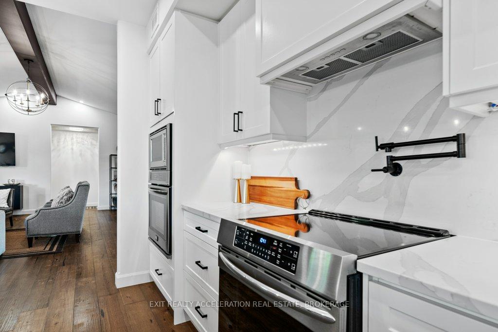 Photo 9 of 962 Irish Road, Loyalist, Lennox and Addington - South — HOMEH