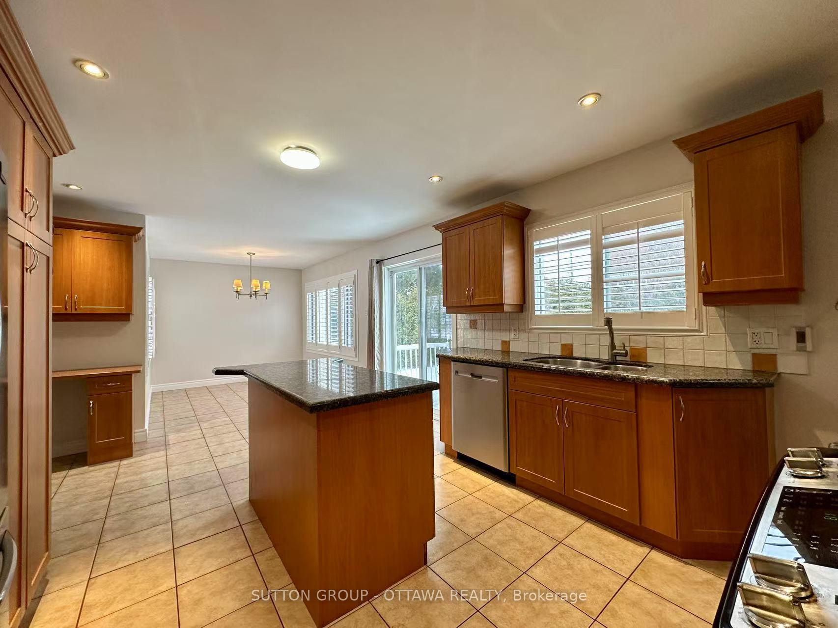 Photo 4 of 21 Granton Avenue, Ottawa, Meadowlands/St. Claire Gardens — HOMEH