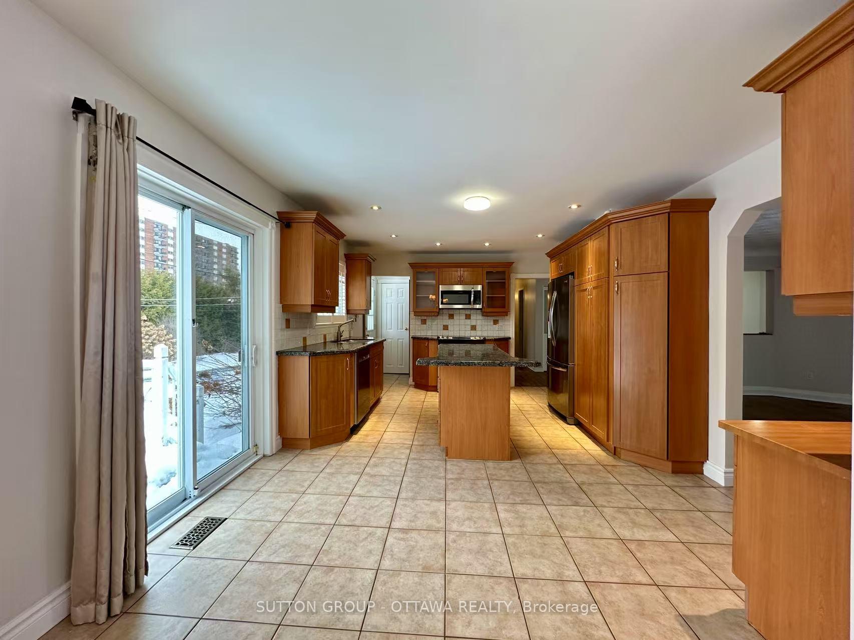 Photo 7 of 21 Granton Avenue, Ottawa, Meadowlands/St. Claire Gardens — HOMEH