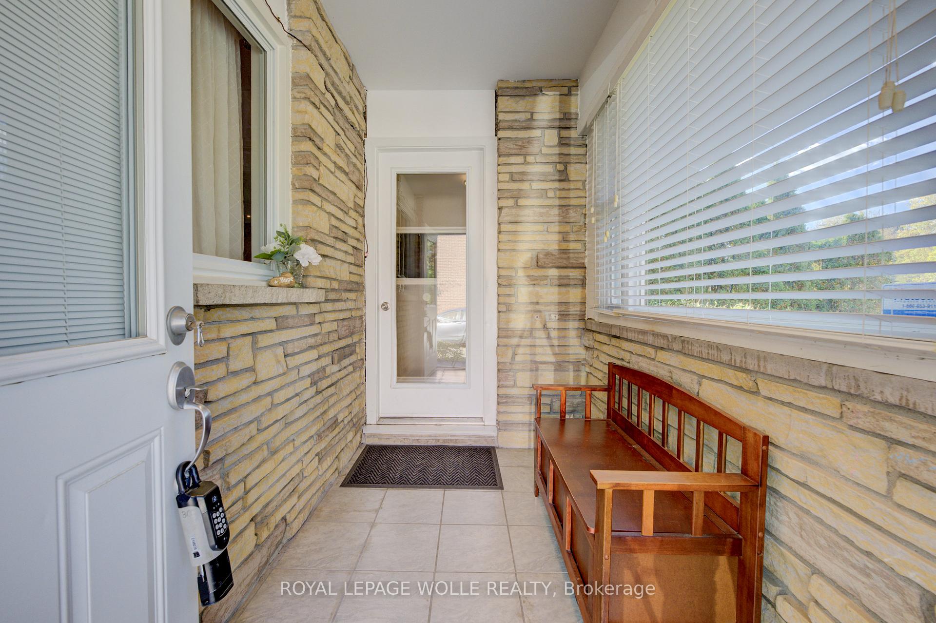 Photo 5 of 127 Jansen Avenue, Kitchener — HOMEH