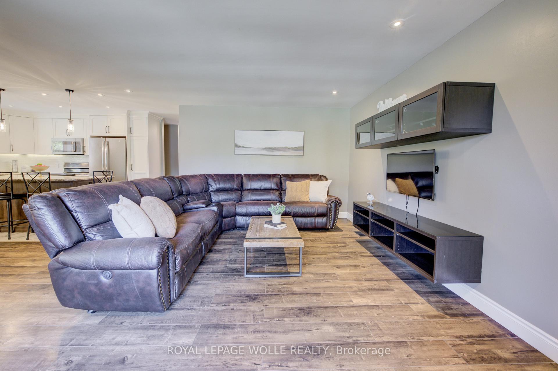 Photo 7 of 127 Jansen Avenue, Kitchener — HOMEH