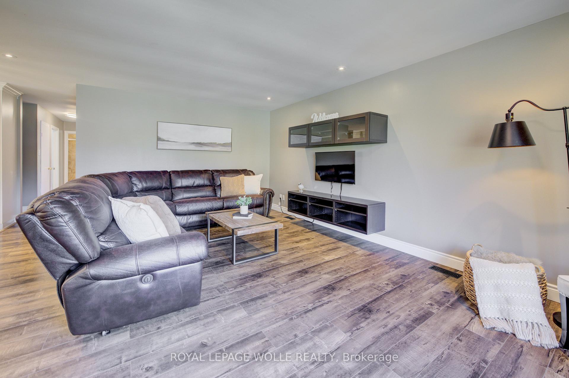 Photo 8 of 127 Jansen Avenue, Kitchener — HOMEH