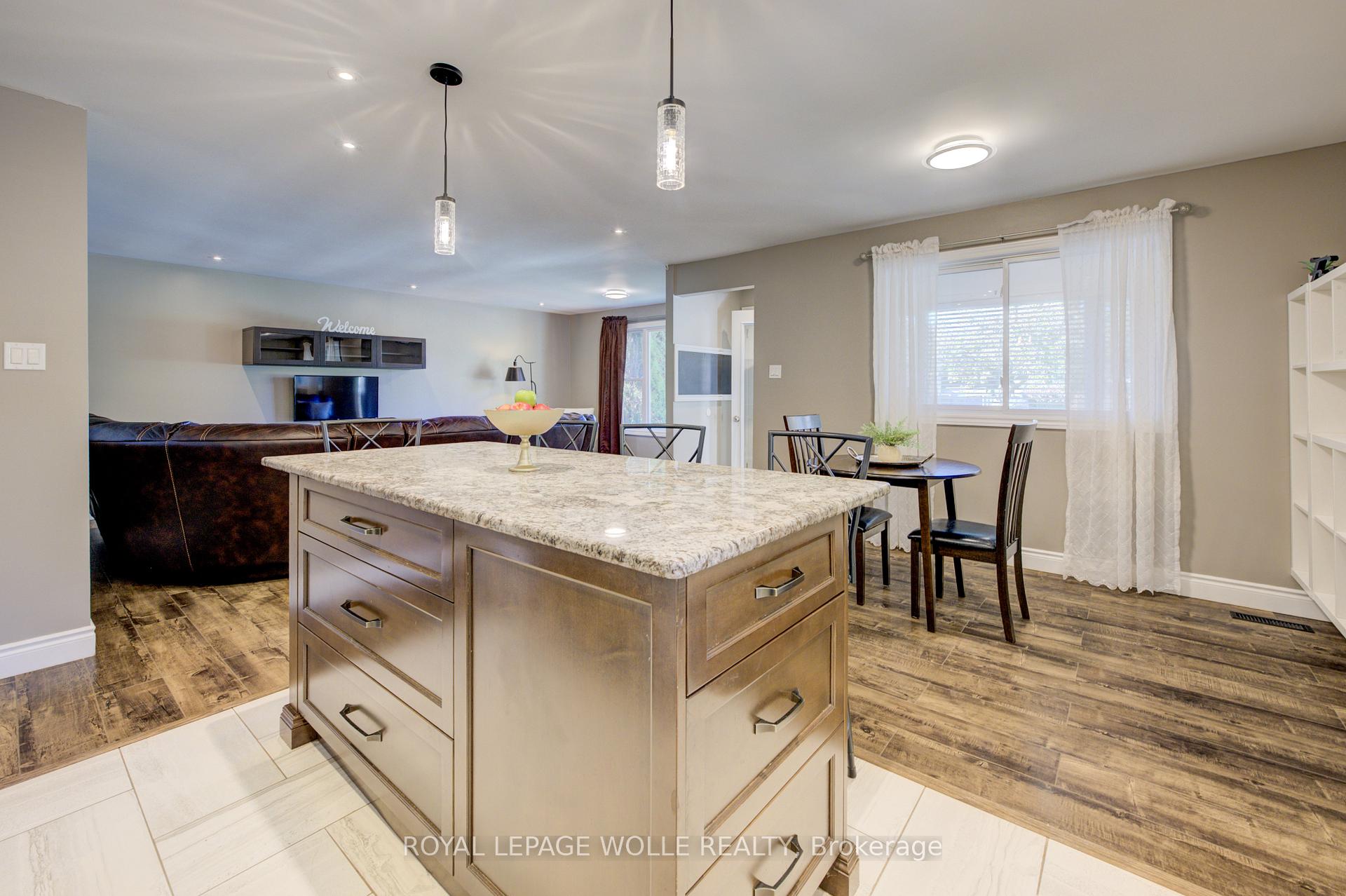 Photo 16 of 127 Jansen Avenue, Kitchener — HOMEH