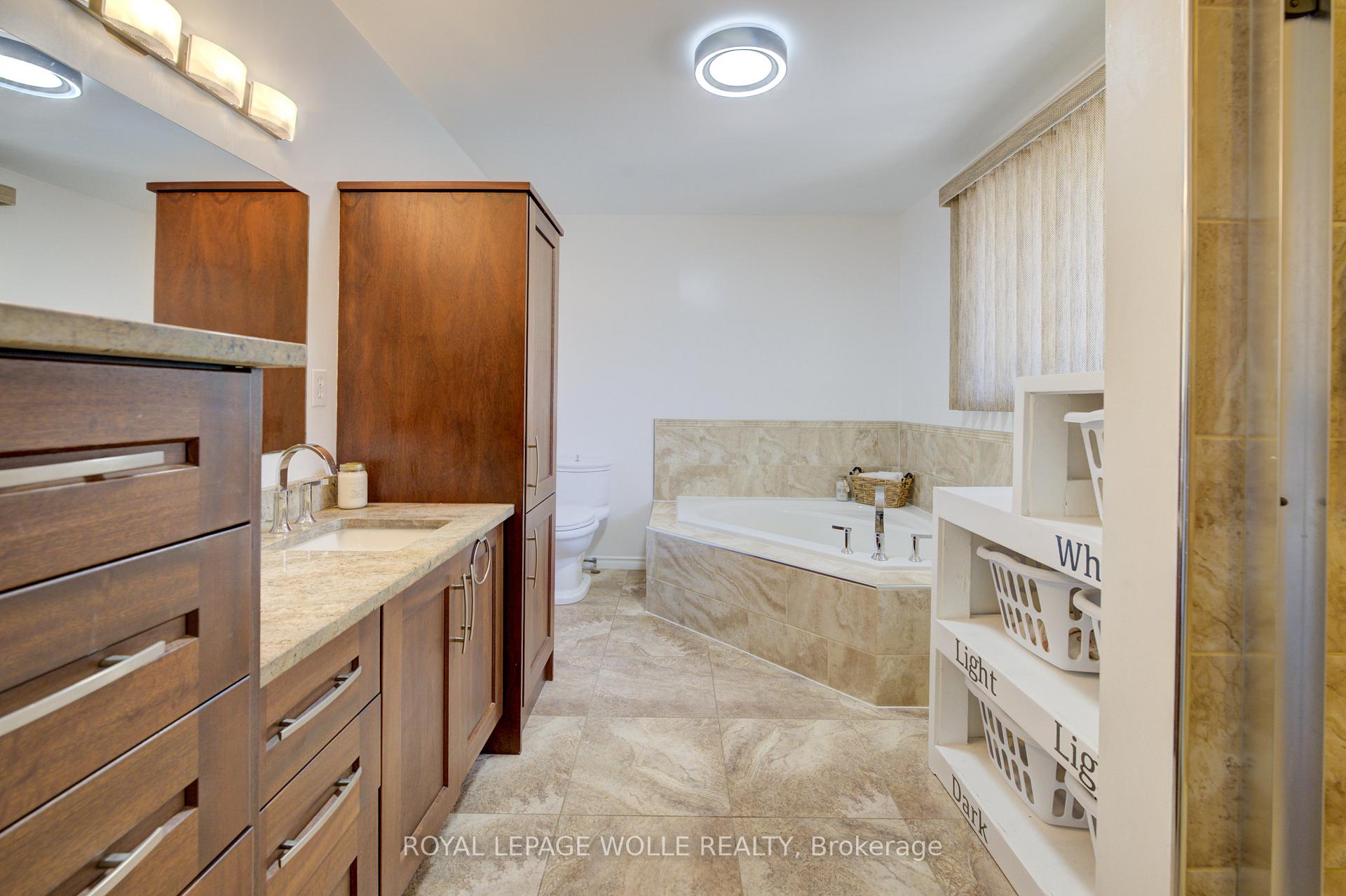Photo 23 of 127 Jansen Avenue, Kitchener — HOMEH