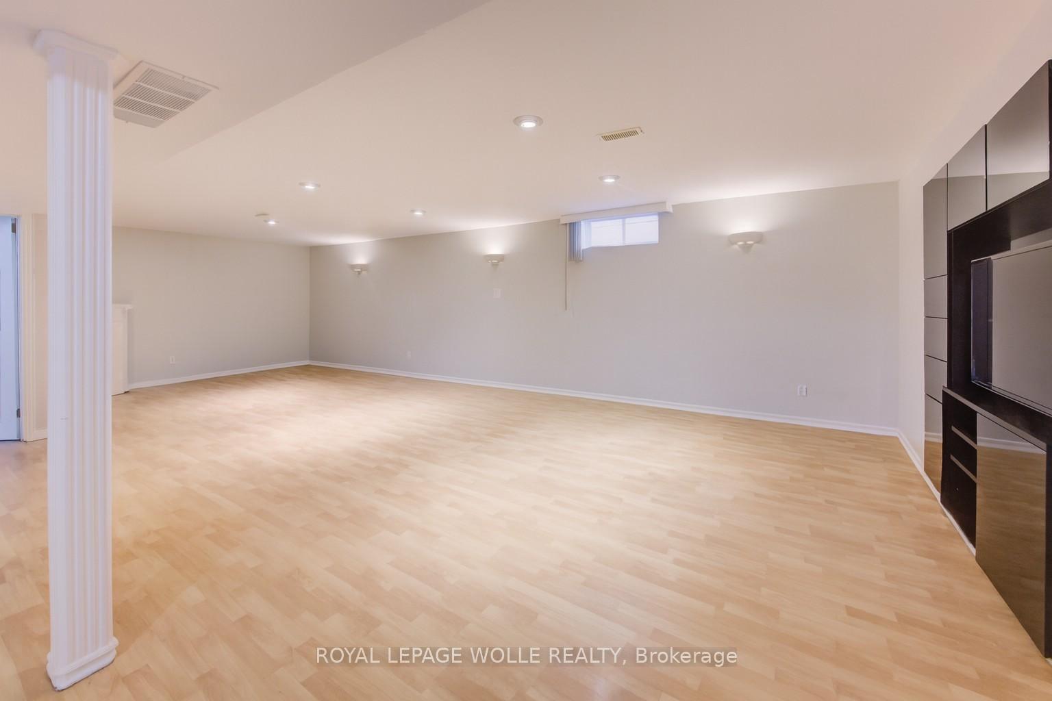 Photo 29 of 127 Jansen Avenue, Kitchener — HOMEH