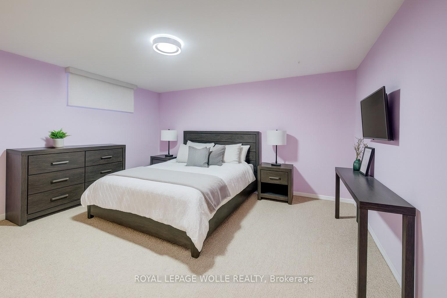 Photo 30 of 127 Jansen Avenue, Kitchener — HOMEH