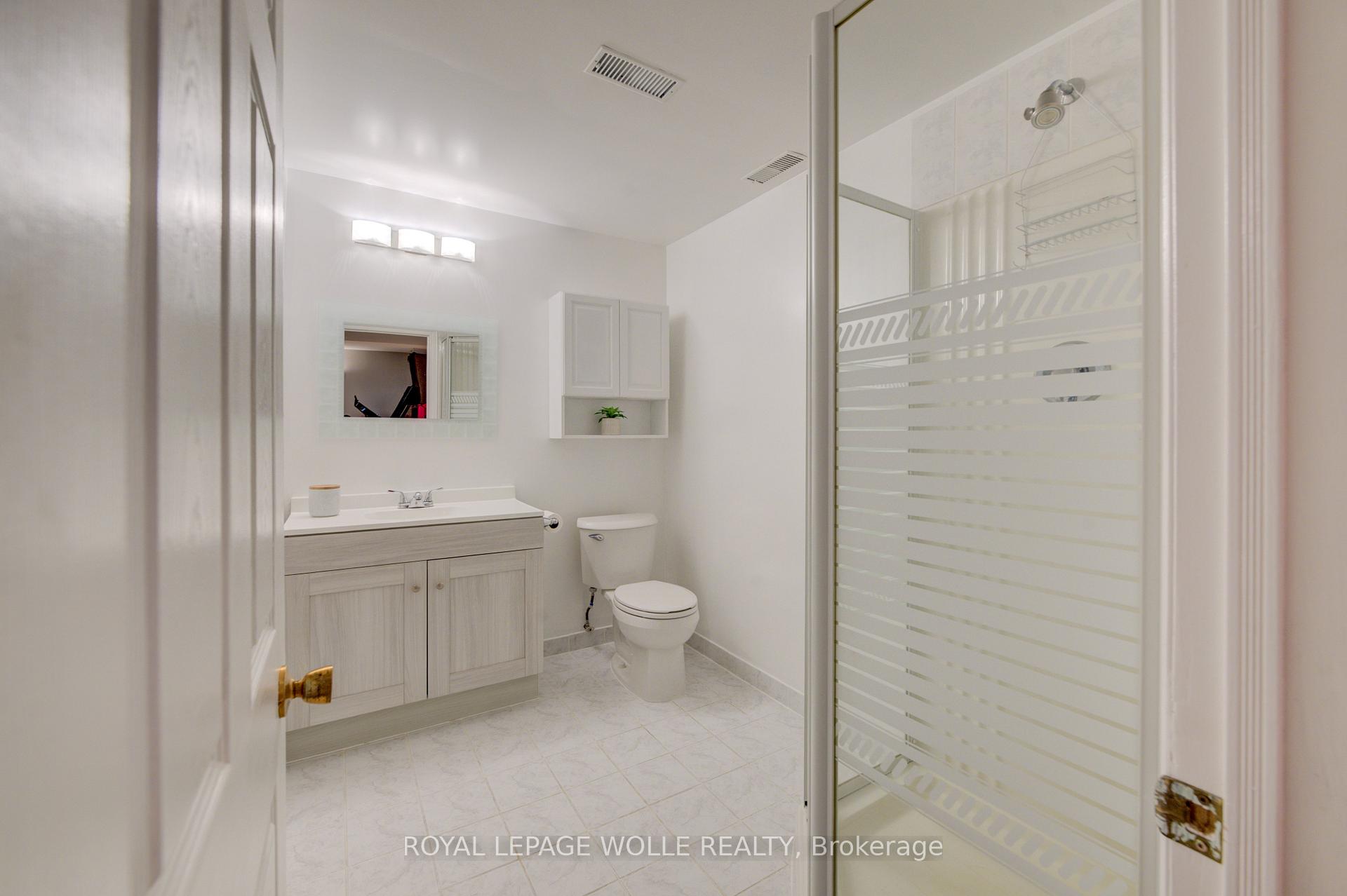 Photo 32 of 127 Jansen Avenue, Kitchener — HOMEH