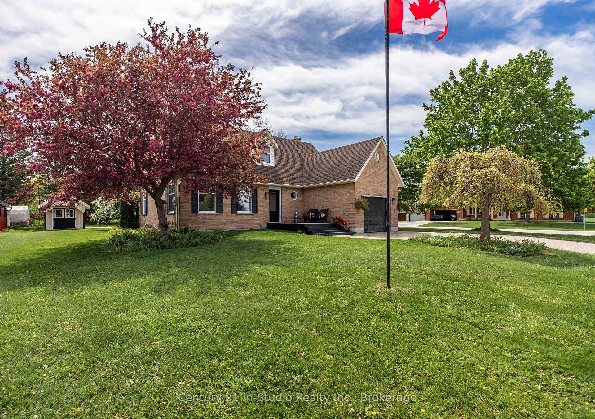 Photo 3 of 20 Smith Street, Kincardine — HOMEH