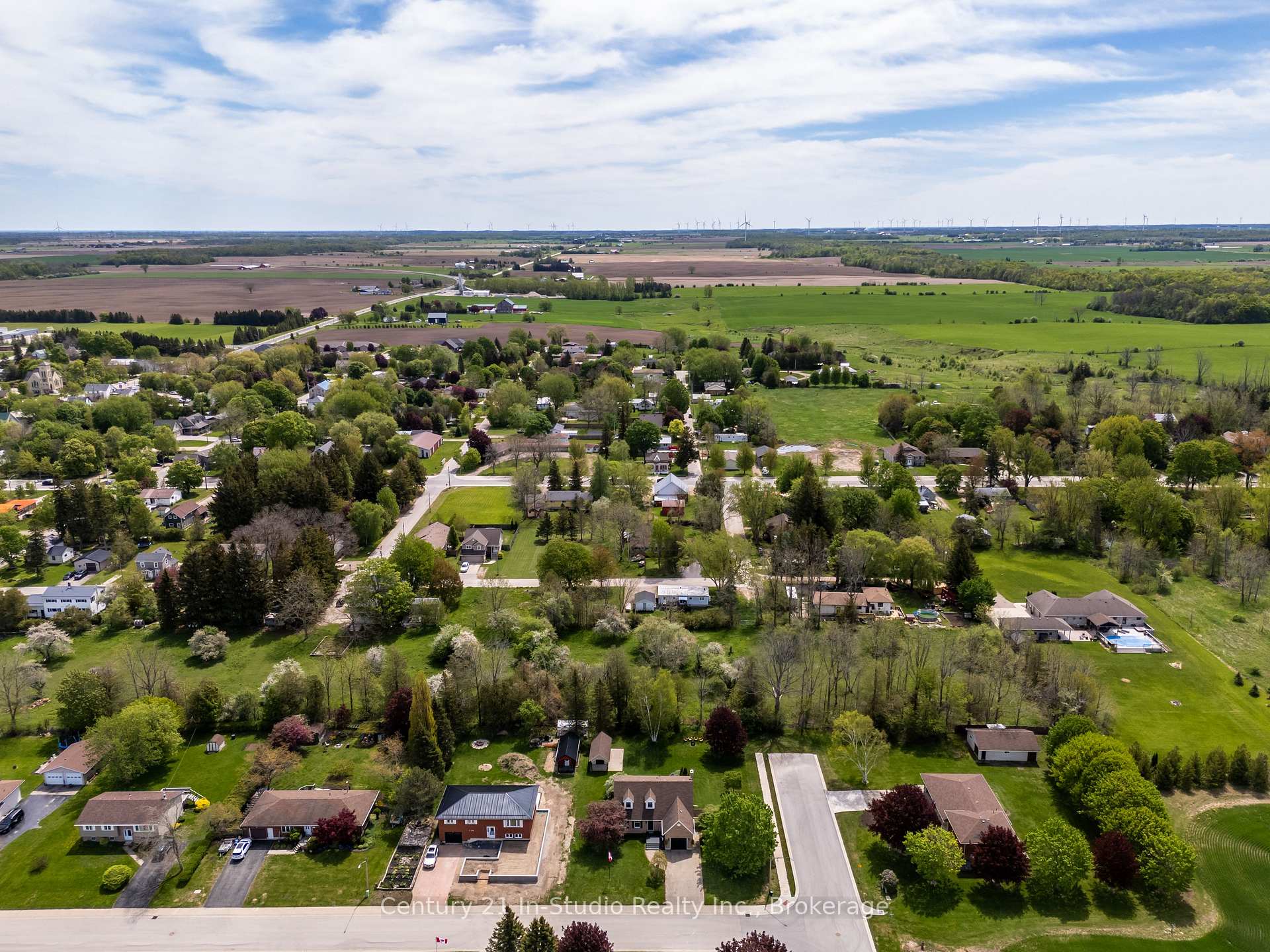 Photo 7 of 20 Smith Street, Kincardine — HOMEH