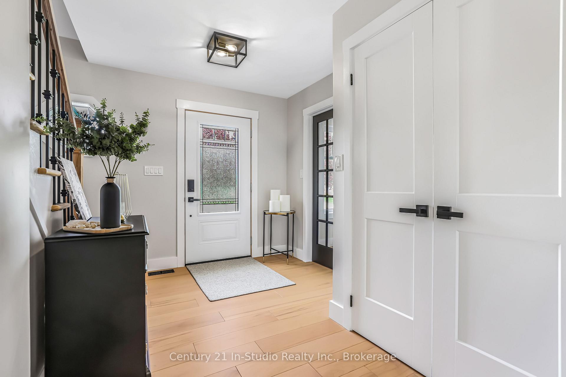 Photo 9 of 20 Smith Street, Kincardine — HOMEH