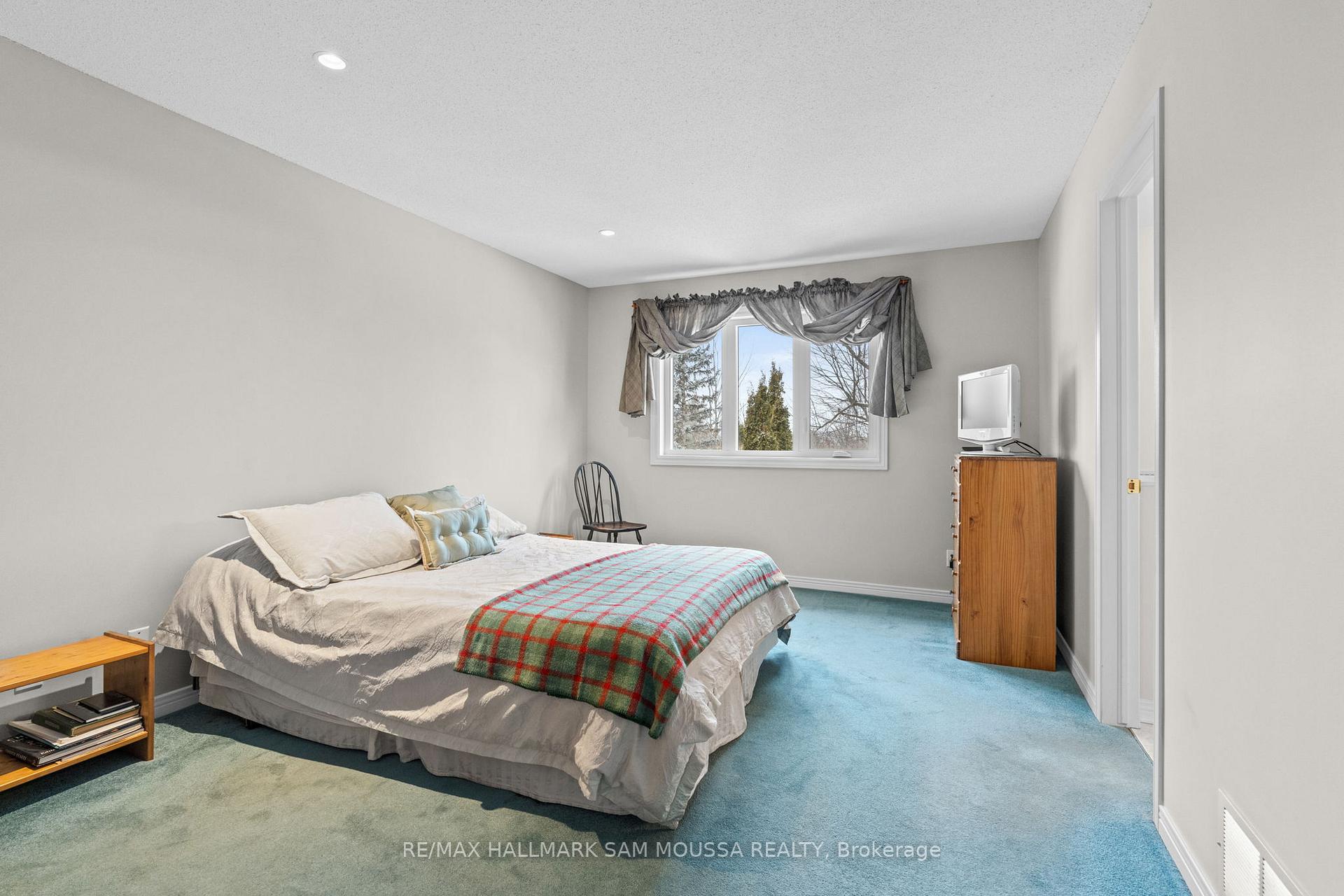 Photo 20 of 63 Rhapsody Lane, Ottawa, Hunt Club Woods — HOMEH