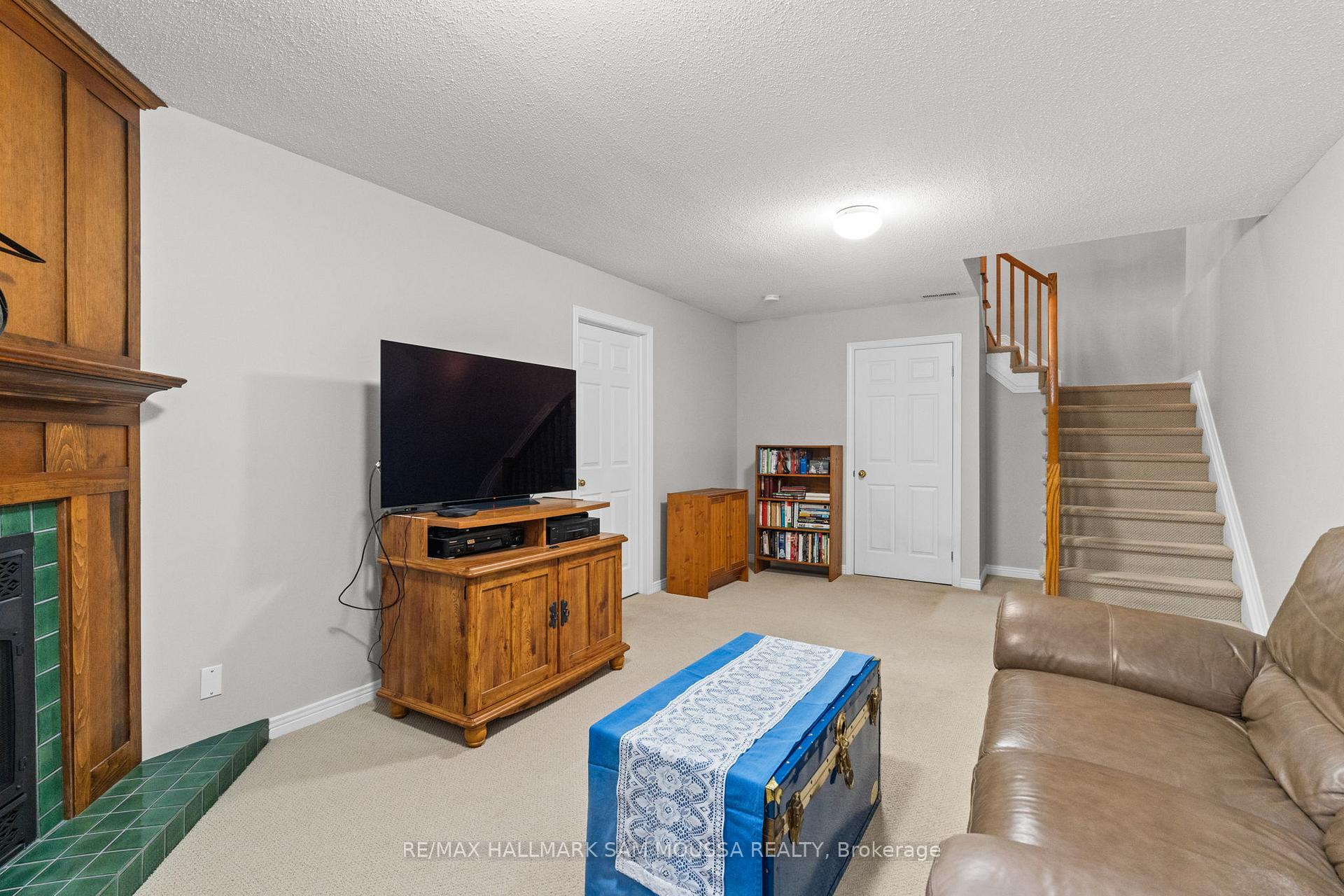 Photo 32 of 63 Rhapsody Lane, Ottawa, Hunt Club Woods — HOMEH