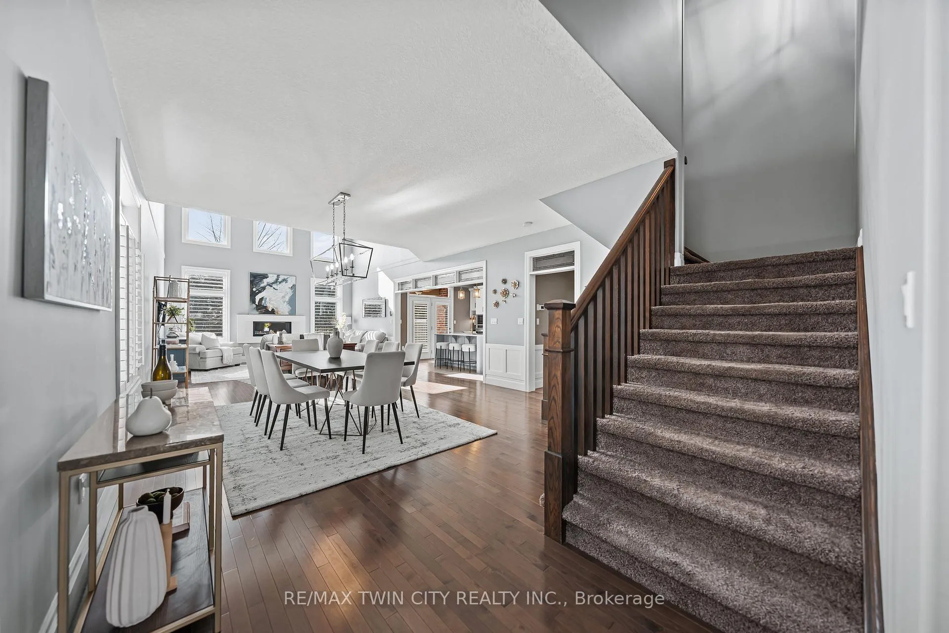 Photo 8 of 155 Oak Park Drive, Waterloo — HOMEH