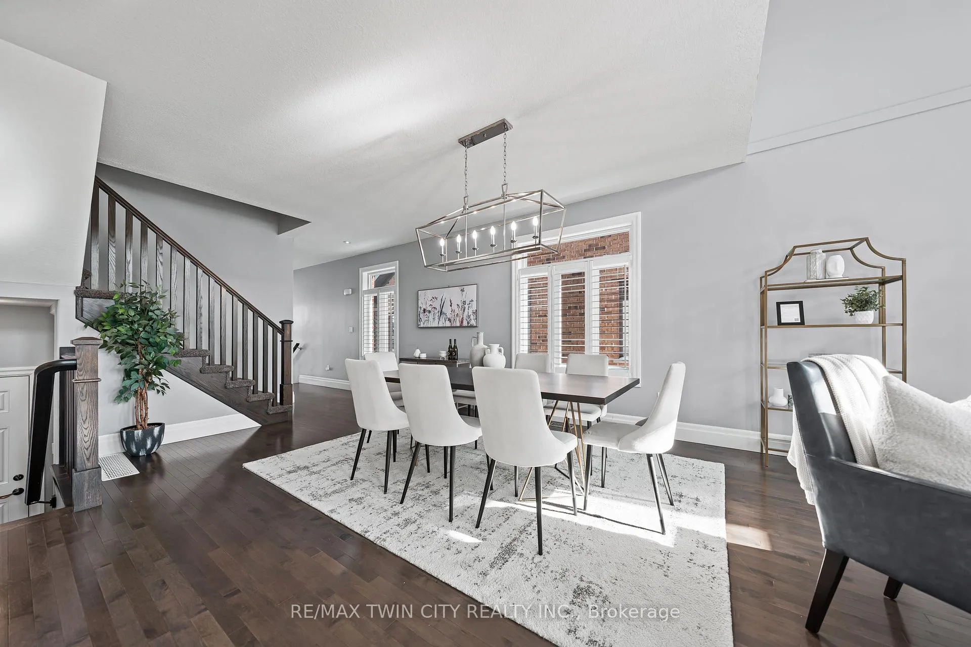 Photo 11 of 155 Oak Park Drive, Waterloo — HOMEH