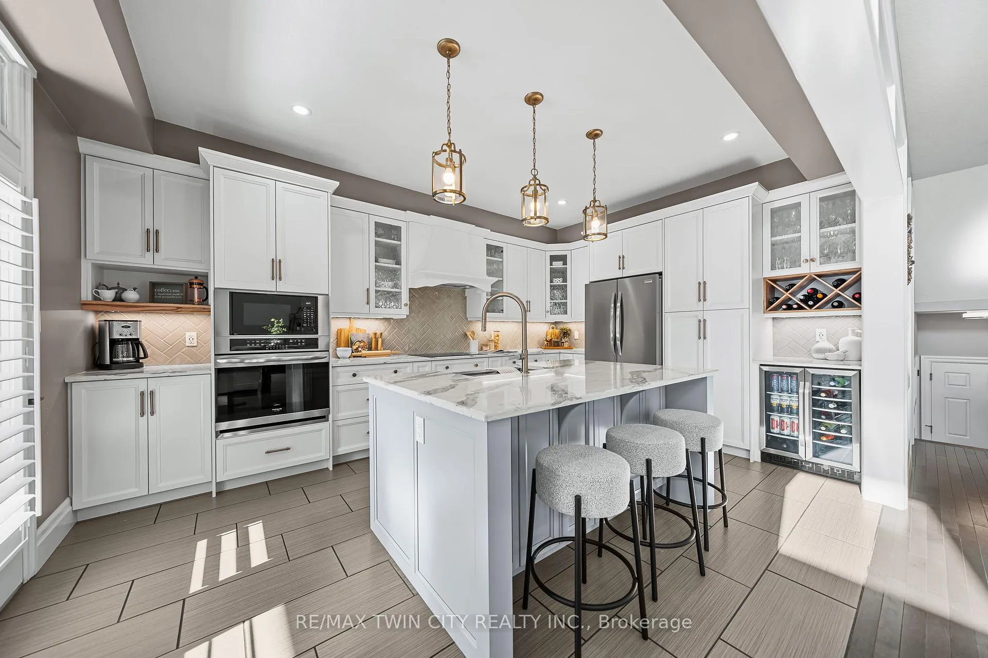 Photo 16 of 155 Oak Park Drive, Waterloo — HOMEH