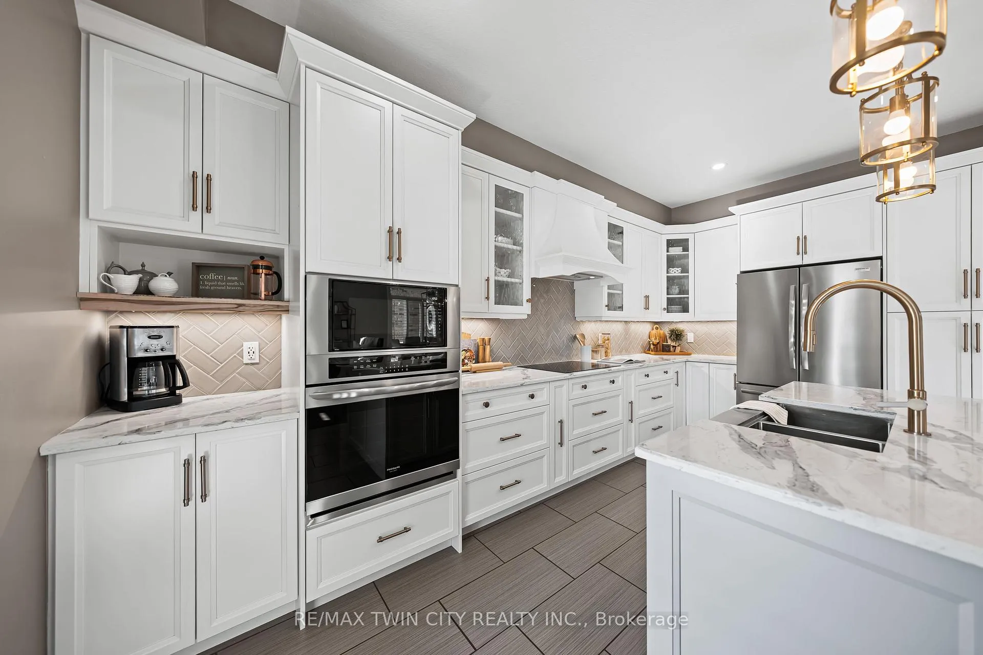 Photo 18 of 155 Oak Park Drive, Waterloo — HOMEH