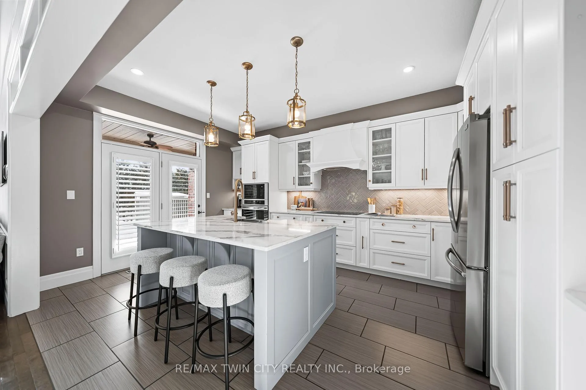 Photo 20 of 155 Oak Park Drive, Waterloo — HOMEH