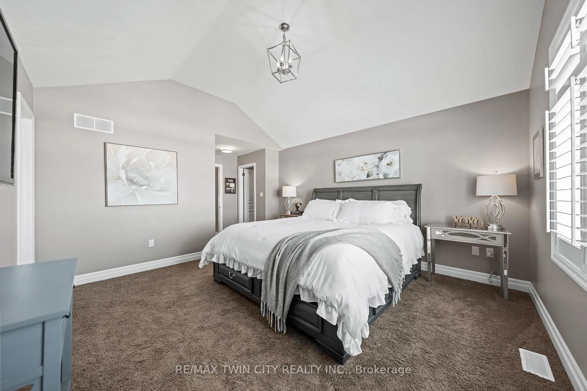 Photo 29 of 155 Oak Park Drive, Waterloo — HOMEH