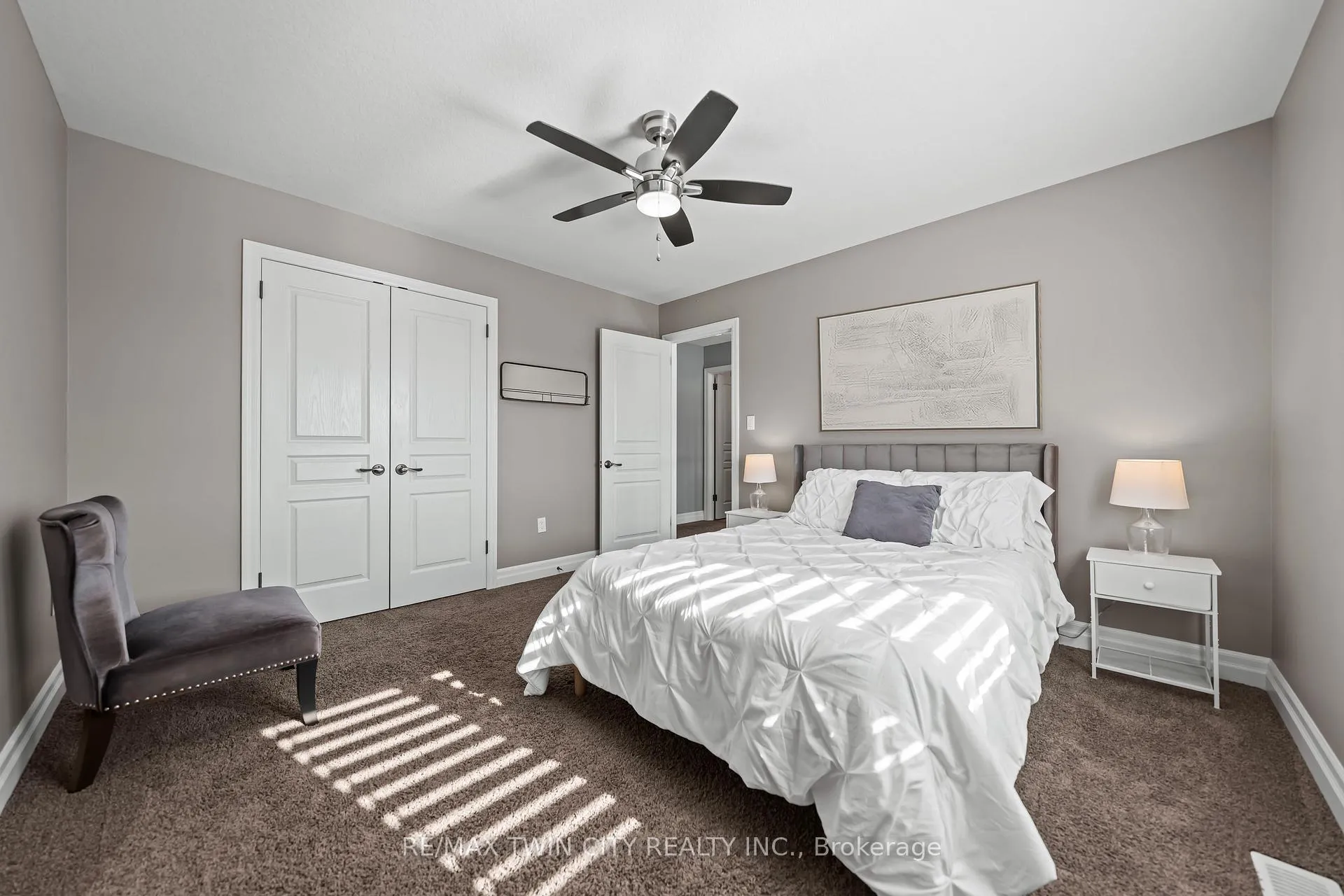Photo 31 of 155 Oak Park Drive, Waterloo — HOMEH