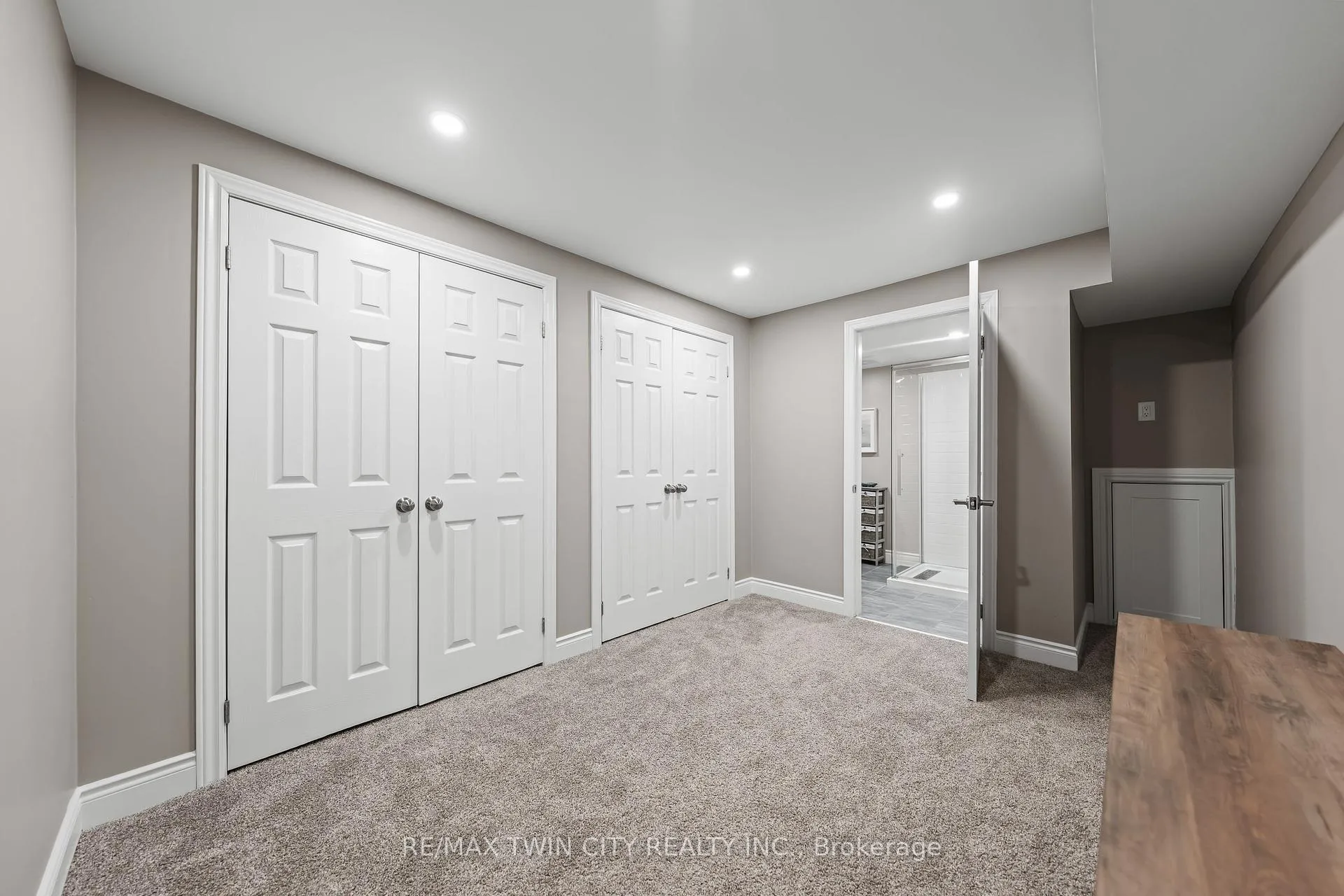 Photo 39 of 155 Oak Park Drive, Waterloo — HOMEH