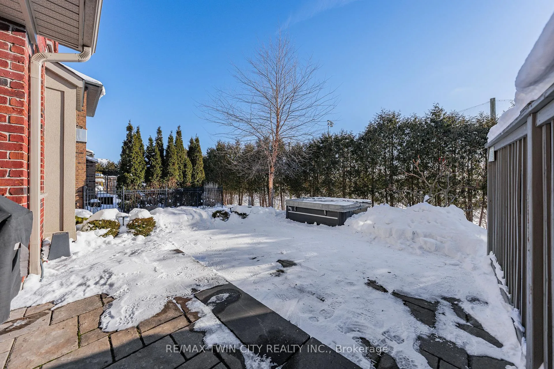 Photo 45 of 155 Oak Park Drive, Waterloo — HOMEH