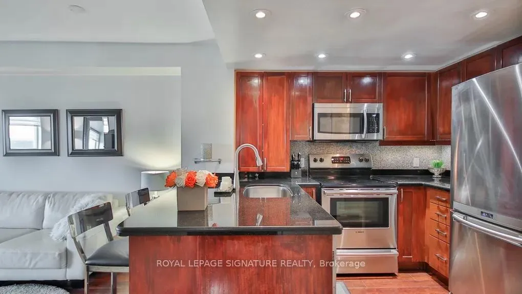 Photo 5 of Unit 3007, 8 Park Road, Toronto, Rosedale-Moore Park — HOMEH