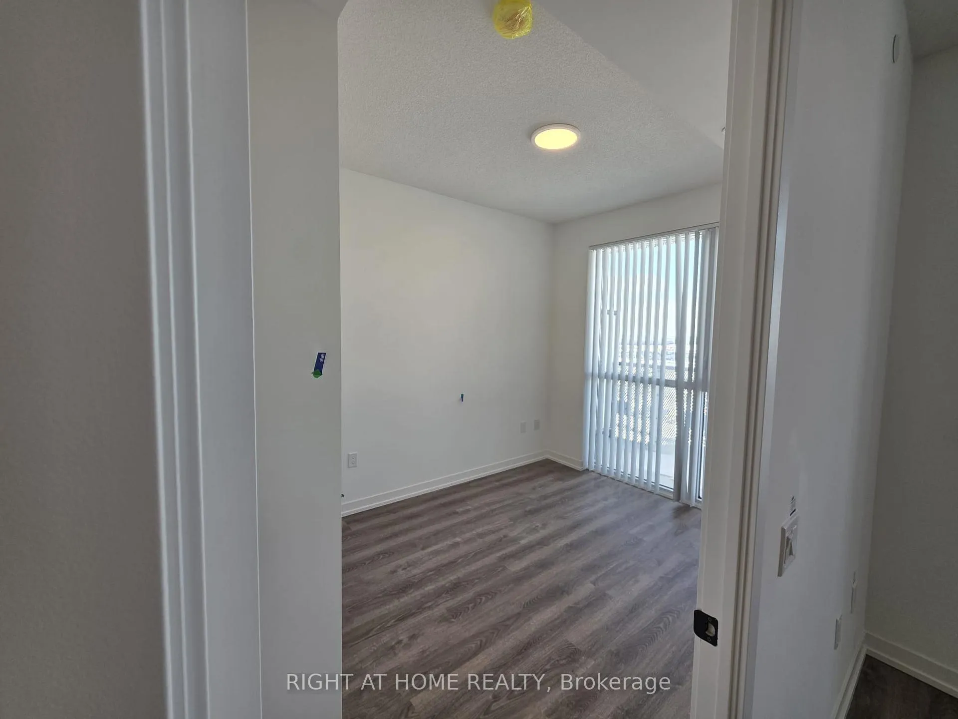 Photo 8 of Unit 5603, 8 Interchange Way, Vaughan, Vaughan Corporate Centre — HOMEH