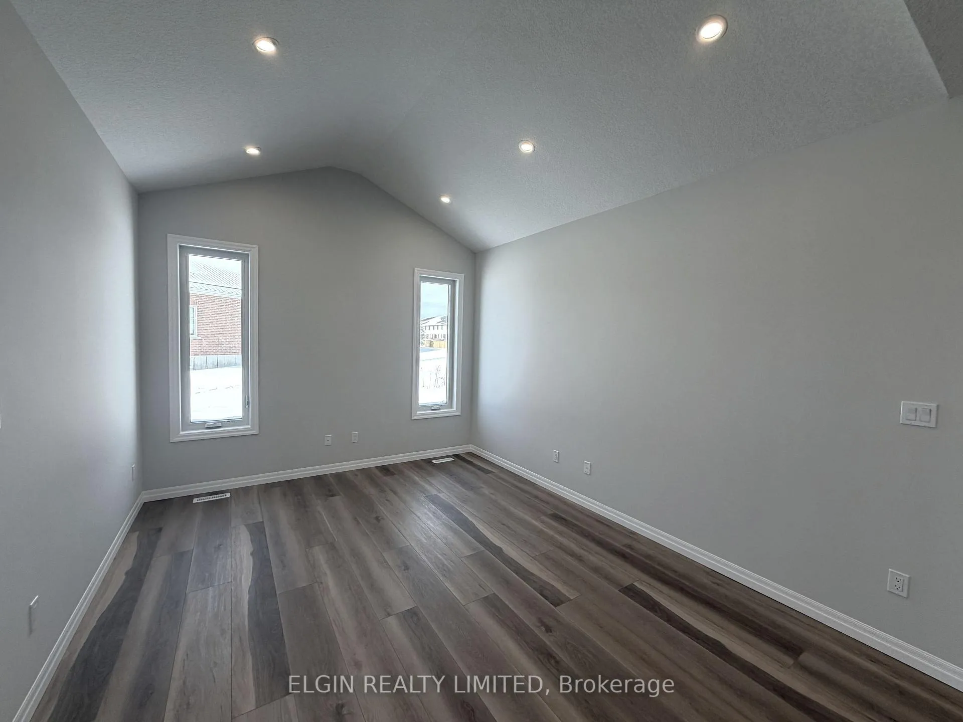 Photo 17 of 256 Renaissance Drive, St. Thomas — HOMEH