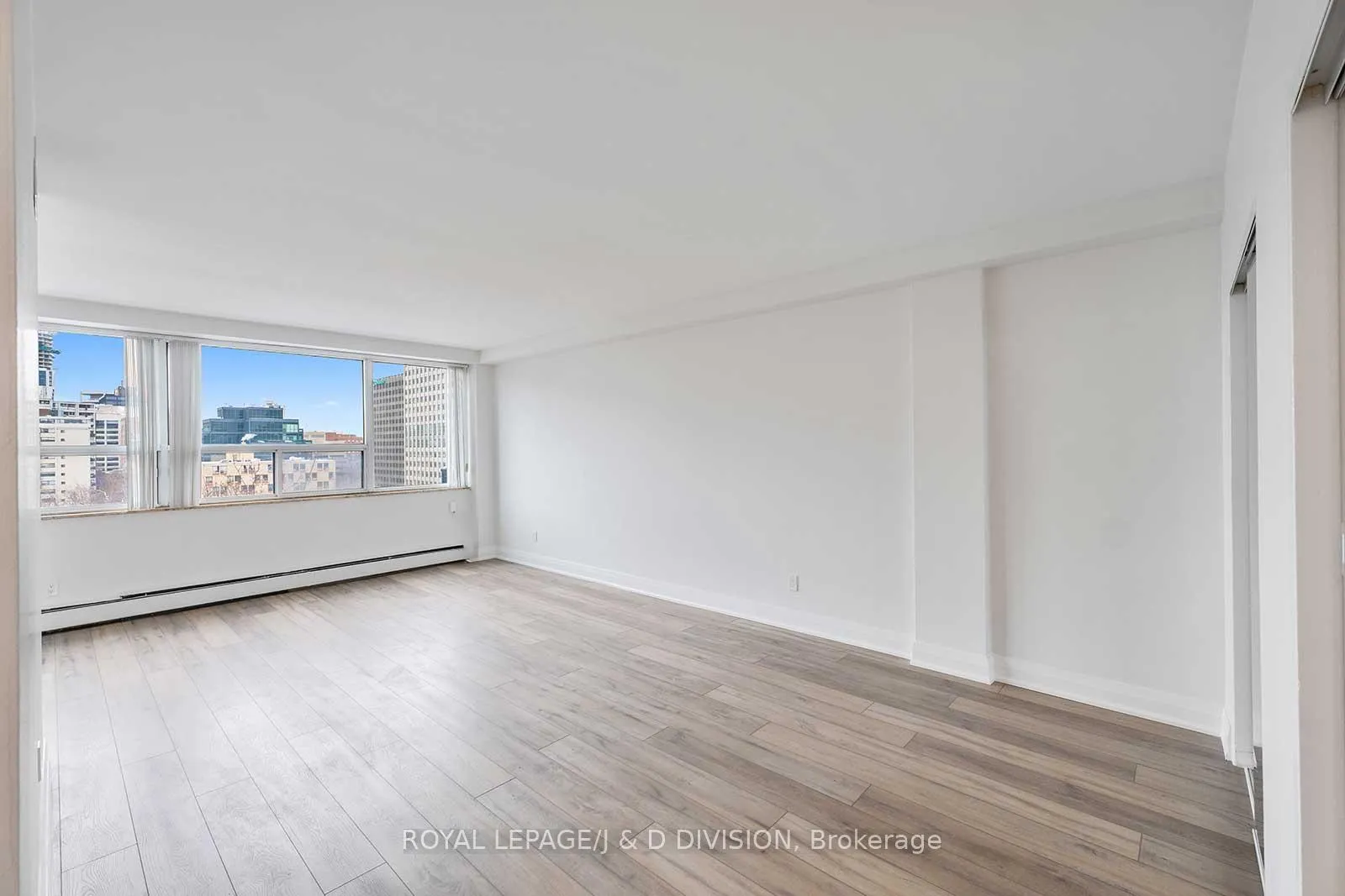 Photo 3 of Unit 1002, 484 Avenue Road, Toronto, Forest Hill South — HOMEH